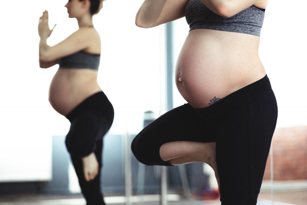 Yoga in gravidanza e alimentazione equilibrata